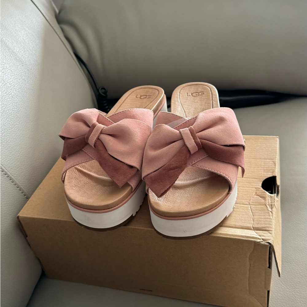 UGG w Joanie 2 tone leather slip-on
